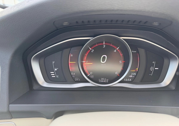 Volvo V60 cena 52900 przebieg: 194402, rok produkcji 2016 z Ciechanów małe 704
